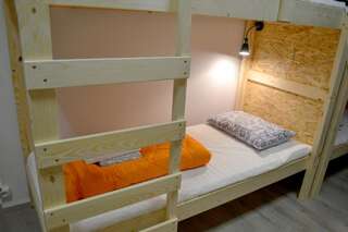 Хостелы Hostel Oras Вильнюс Кровать в общем 6-местном номере для мужчин и женщин-3
