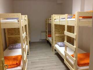 Хостелы Hostel Oras Вильнюс Кровать в общем 8-местном номере для мужчин и женщин-9