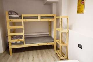 Хостелы Hostel Oras Вильнюс Кровать в общем номере с 4 кроватями-2